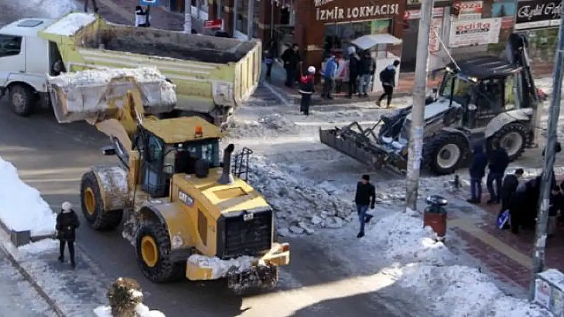 Van Büyükşehir Belediyesi'nden kar seferberliği