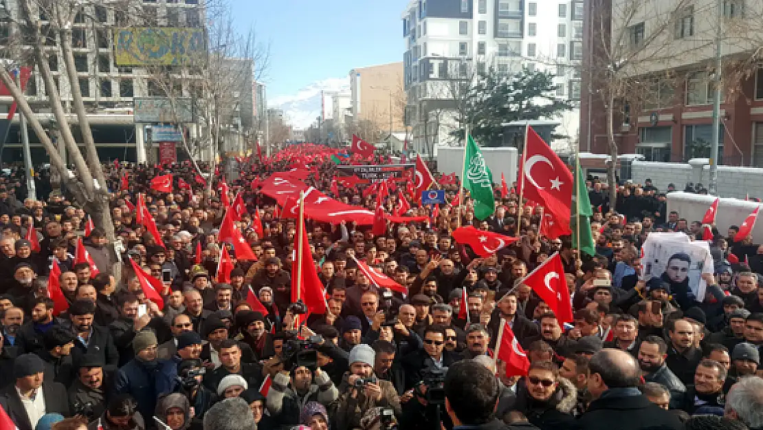 Van'da Teröre Tepki İçin Yürüdü