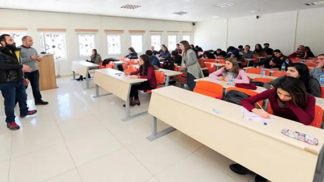 YYÜ'de Erasmus+ Değişim Programı Yabancı Dil Sınavı