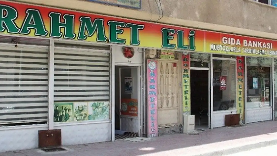 Rahmet Eli Derneği'nden 205 aileye yardım