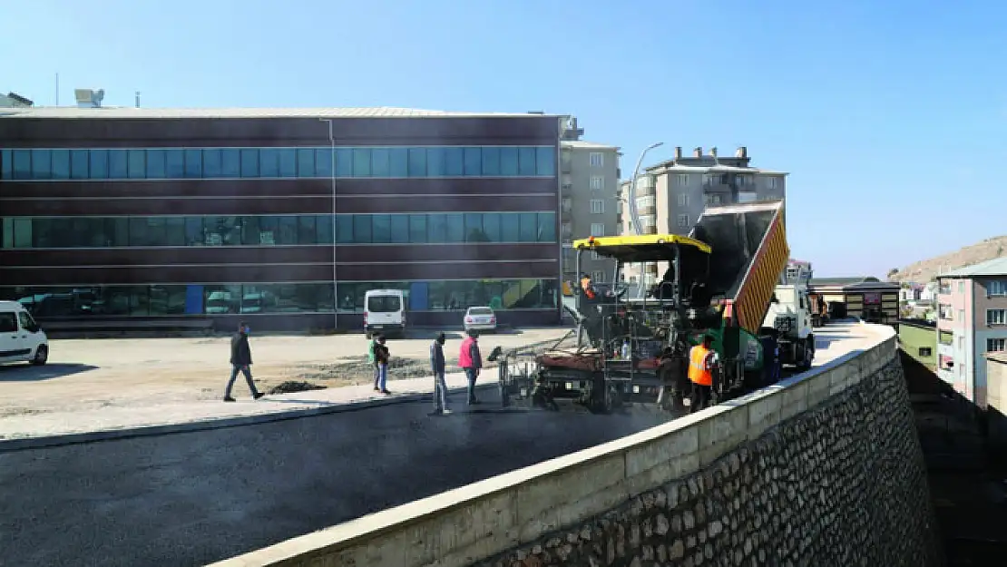 SAĞLIK CADDESİ AÇILIŞA HAZIRLANIYOR