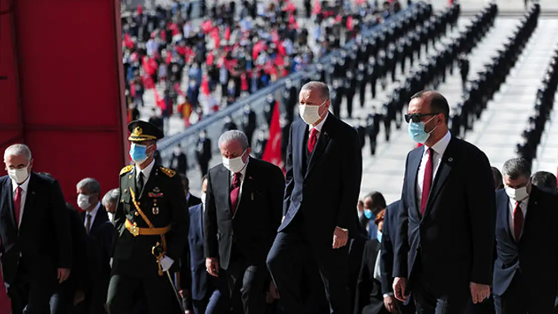 Devlet erkanı Anıtkabir'de