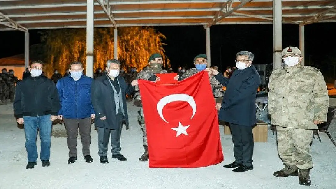 Van'da görev yapan özel harekat timleri Suriye'ye uğurlandı