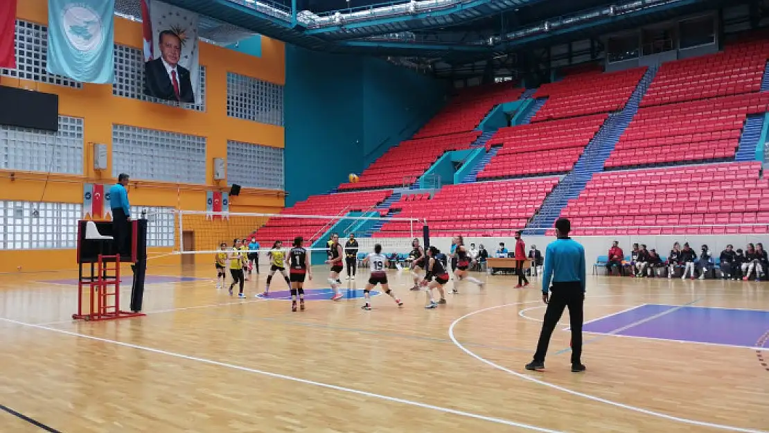 Van Büyükşehir Kadın Voleybol takımı ligde doludizgin