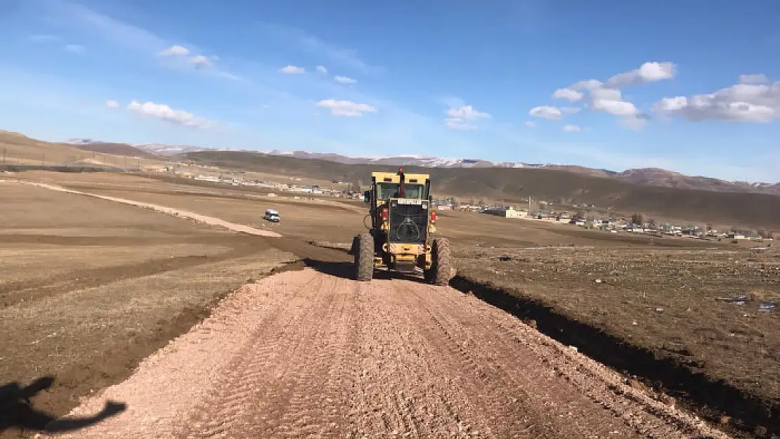 Çaldıran'da  stabilize yol çalışması