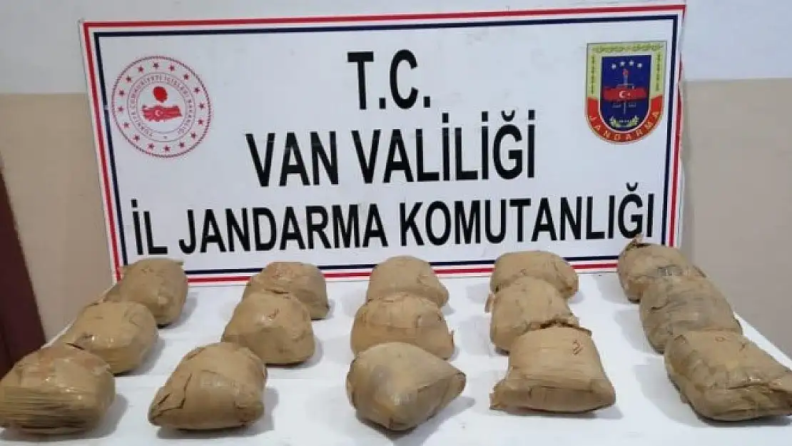 Gürpınar'da 15 kilo toz esrar ele geçirildi