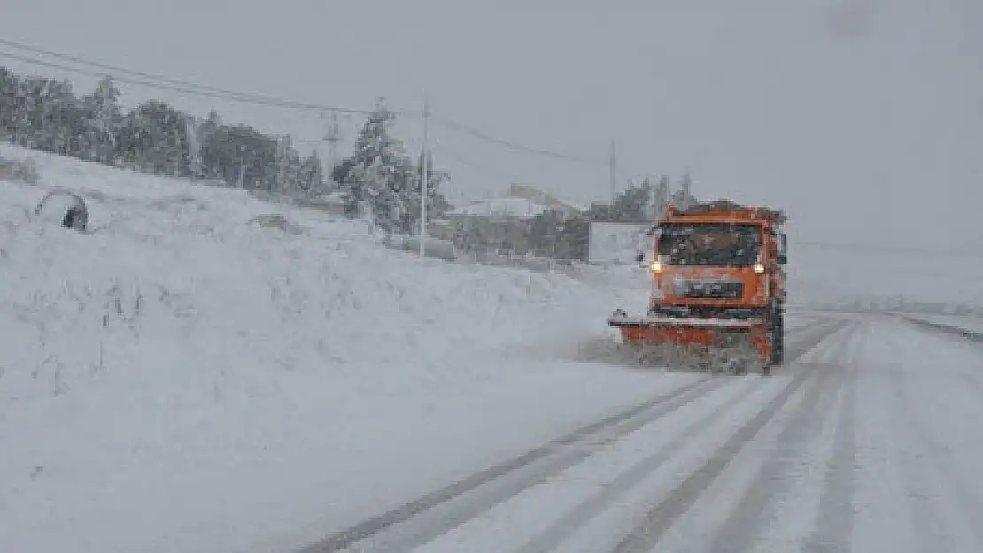 Van'da 113 yerleşim yeri ulaşıma kapandı