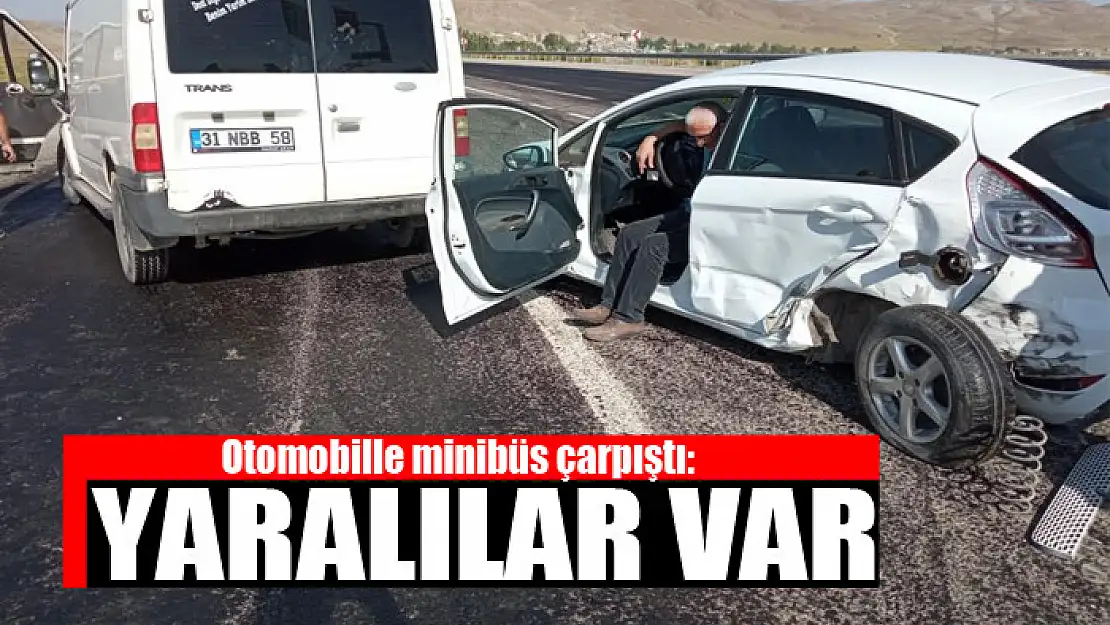 Otomobille minibüs çarpıştı: 2 yaralı