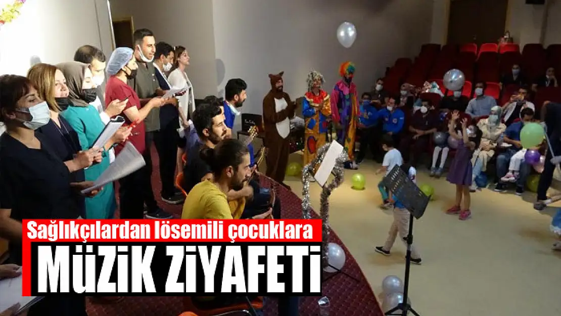 Sağlıkçılardan lösemili çocuklara müzik ziyafeti