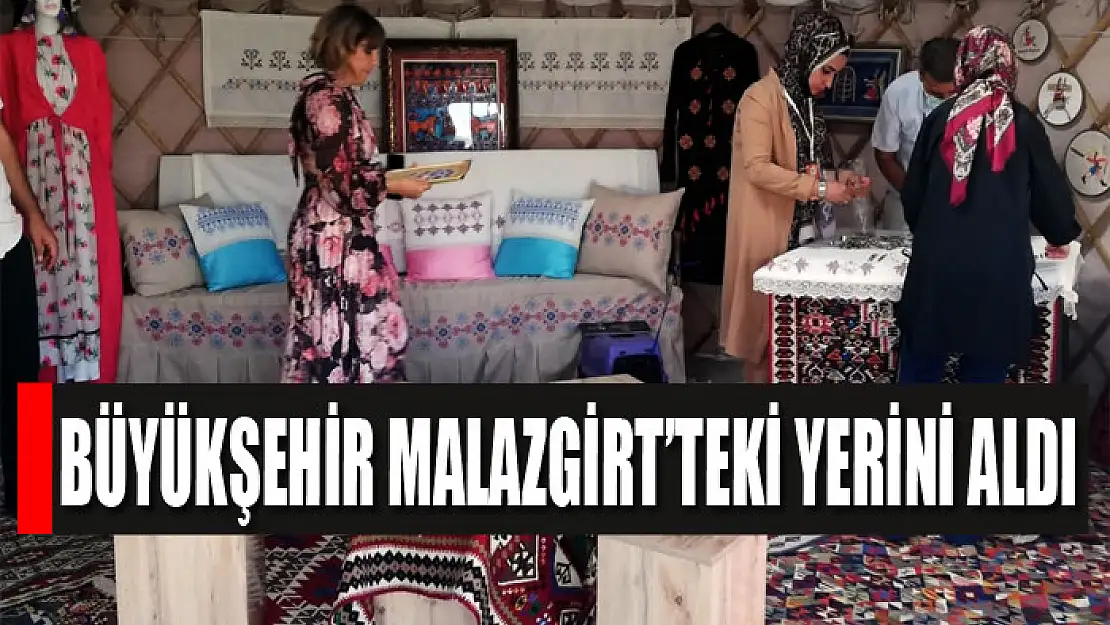 BÜYÜKŞEHİR AHLAT'TA ZAFER ÇADIRI KURDU