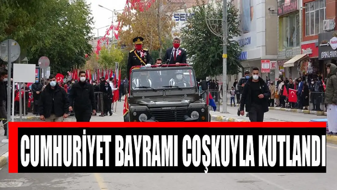 Van'da Cumhuriyet Bayramı coşkuyla kutlandı