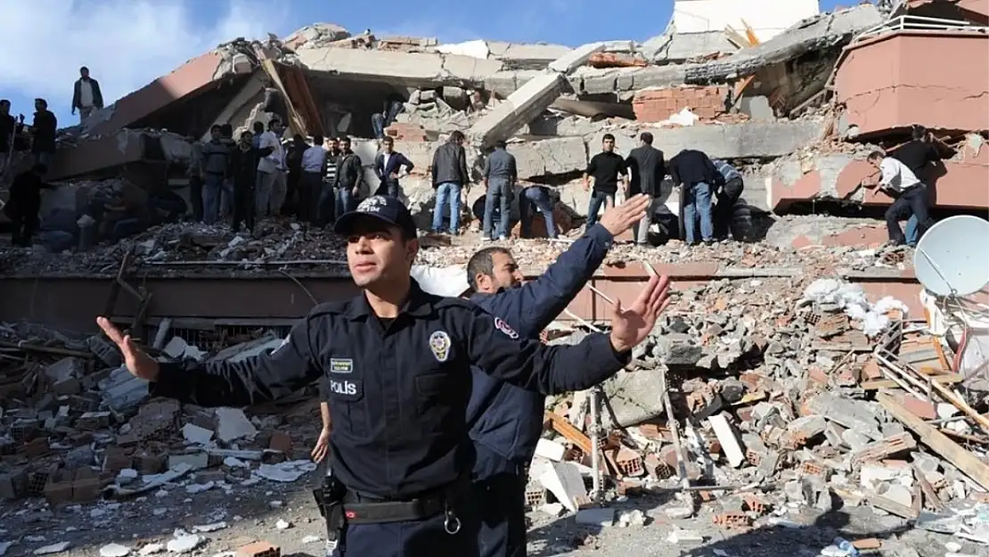 25 Saniyenin Ardından Van Depremi fotoğraf sergisi