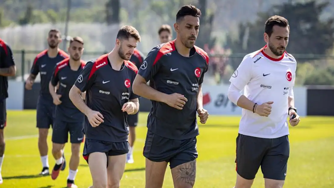 A Milli Takım, İtalya maçı öncesi Türkiye'deki son çalışmasını yaptı