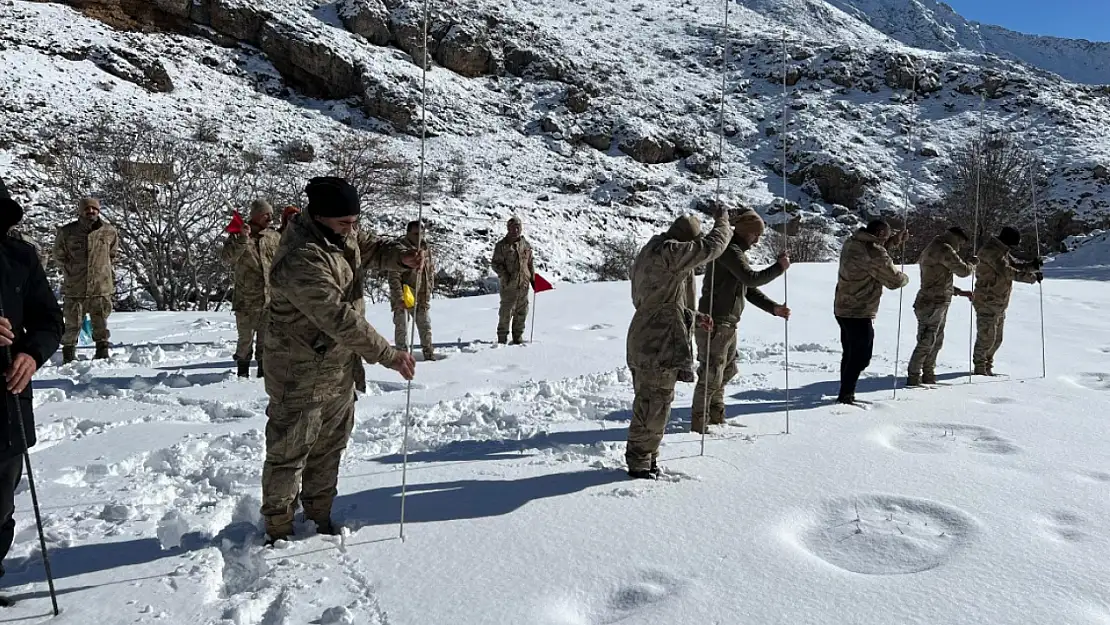 AFAD'dan güvenlik korucularına çığ eğitimi