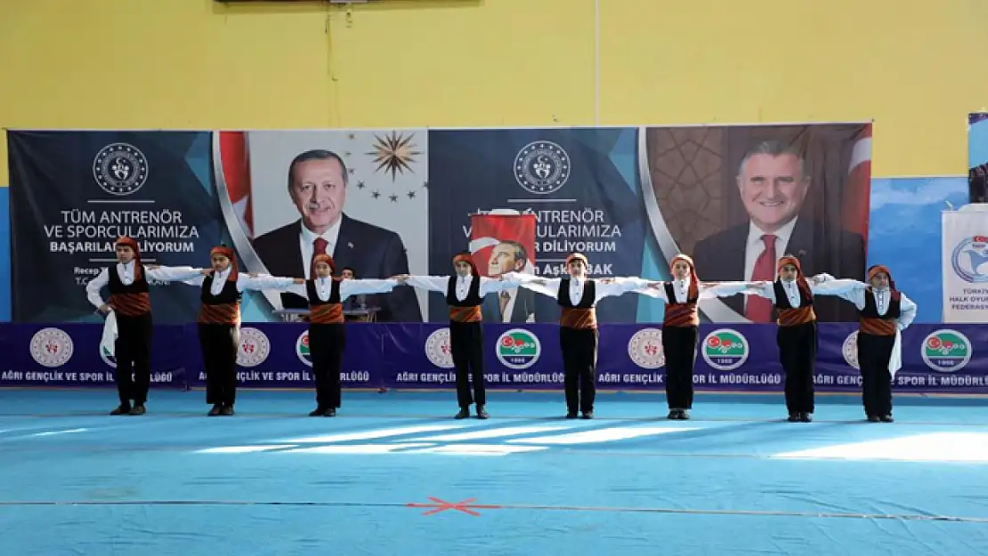 Ağrı'da Halk Oyunları İl Birinciliği yarışmaları düzenlendi