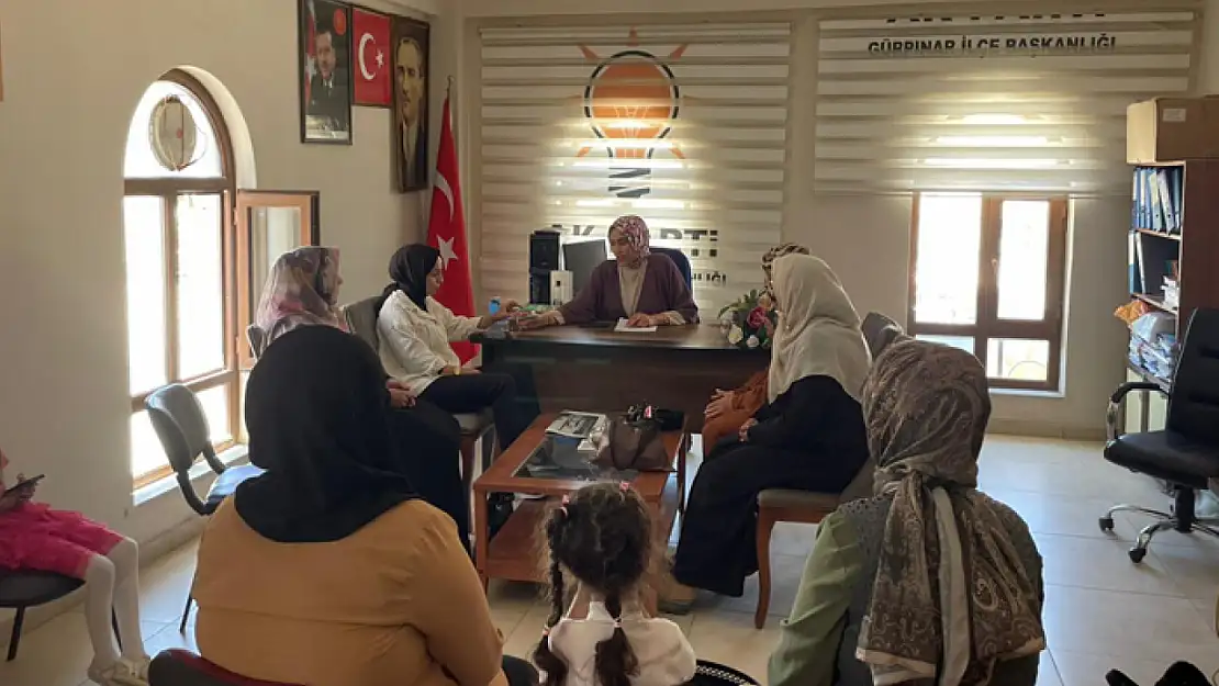AK Parti Gürpınar İlçe Kadın Kolları'ndan istişare toplantısı