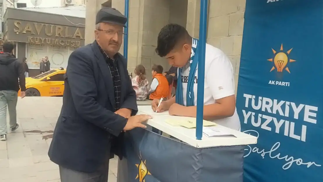 AK Parti İpekyolu Gençlik Kolları üye kayıtlarına hız verdi
