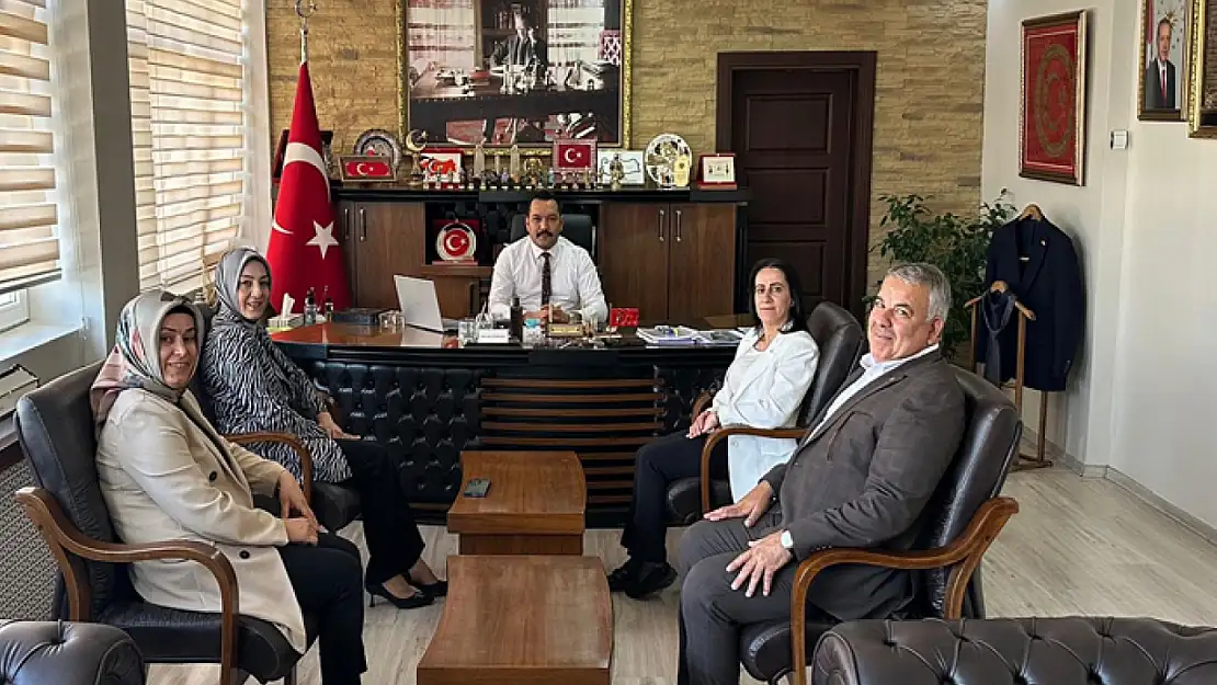 AK Parti Kadın Kolları'ndan Kaymakam Türkmenoğlu'na ziyaret