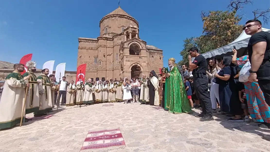 Akdamar Adası'ndaki 12'nci Ermeni ayini sona erdi