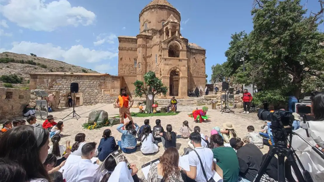 Akdamar Çocuk ve Gençlik Tiyatroları Şenliği sona erdi