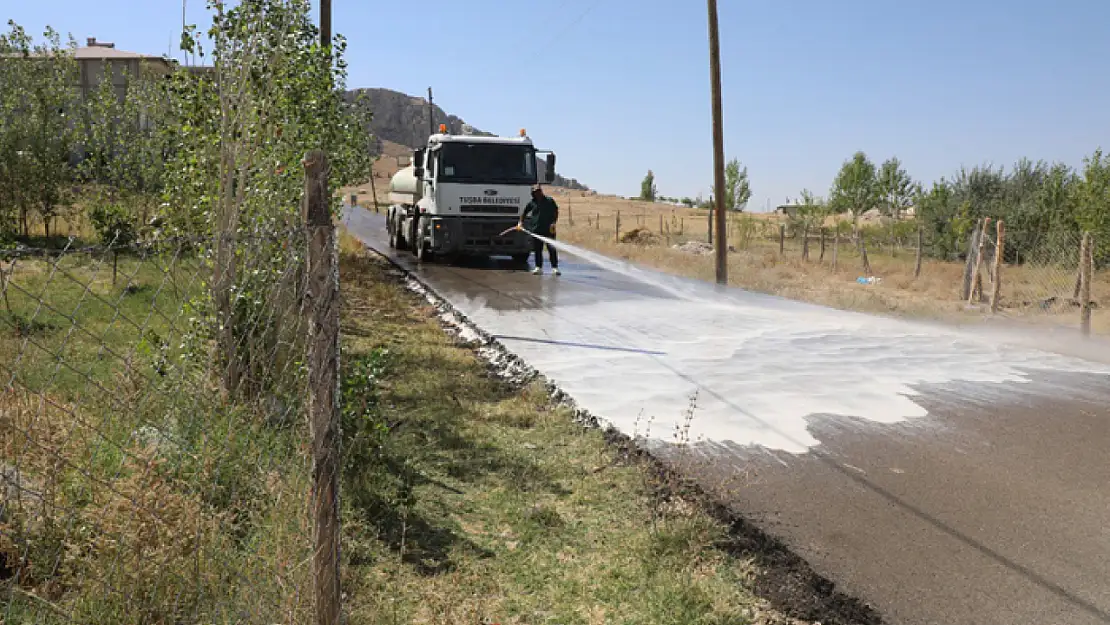 Akköprü, Beyüzümü ve İstasyon mahallelerinde yol yıkama çalışması