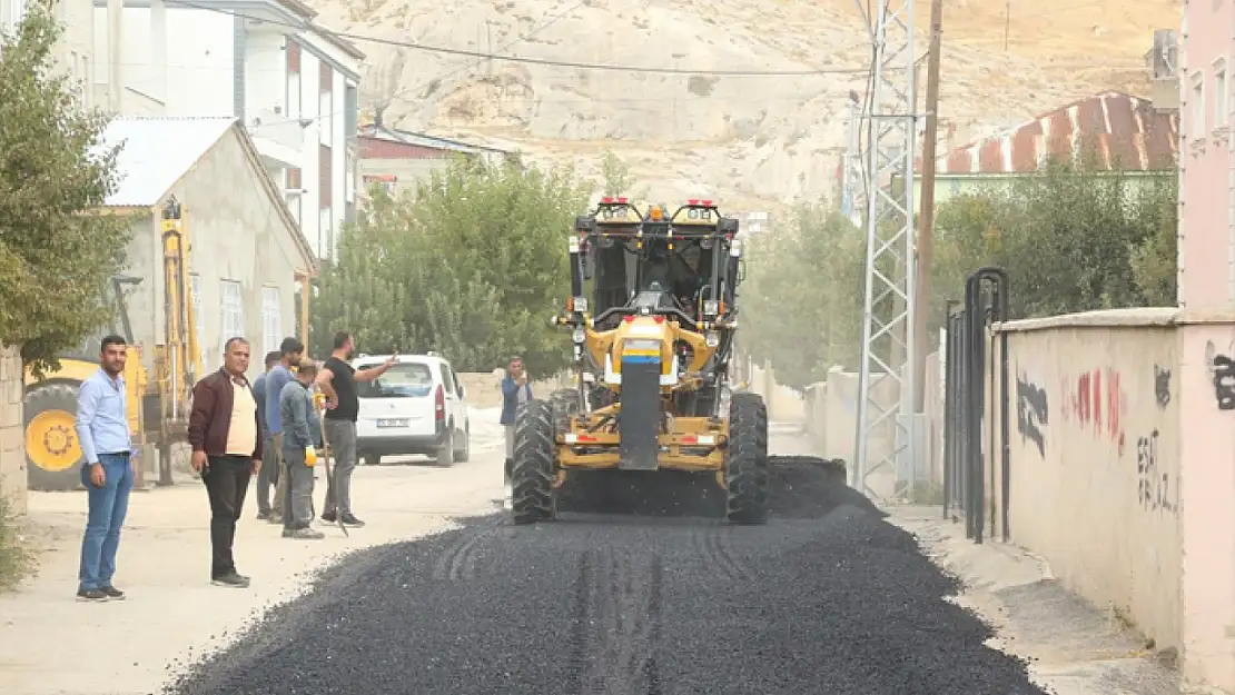 Akköprü Mahallesi'nde asfalt çalışması