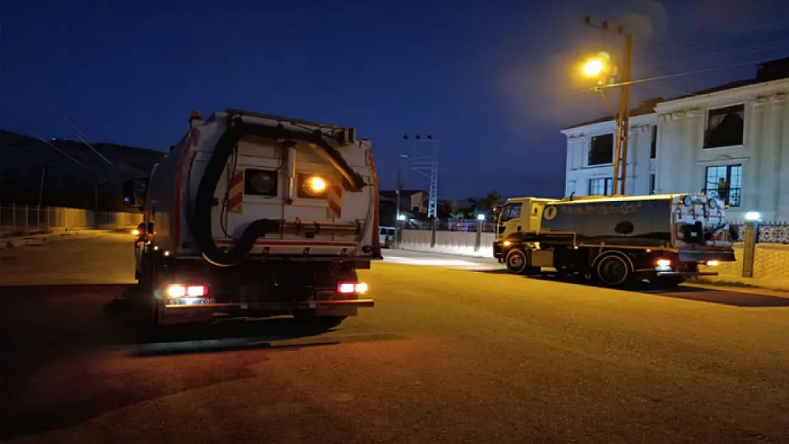 Akköprü Mahallesi'nde temizlik çalışması