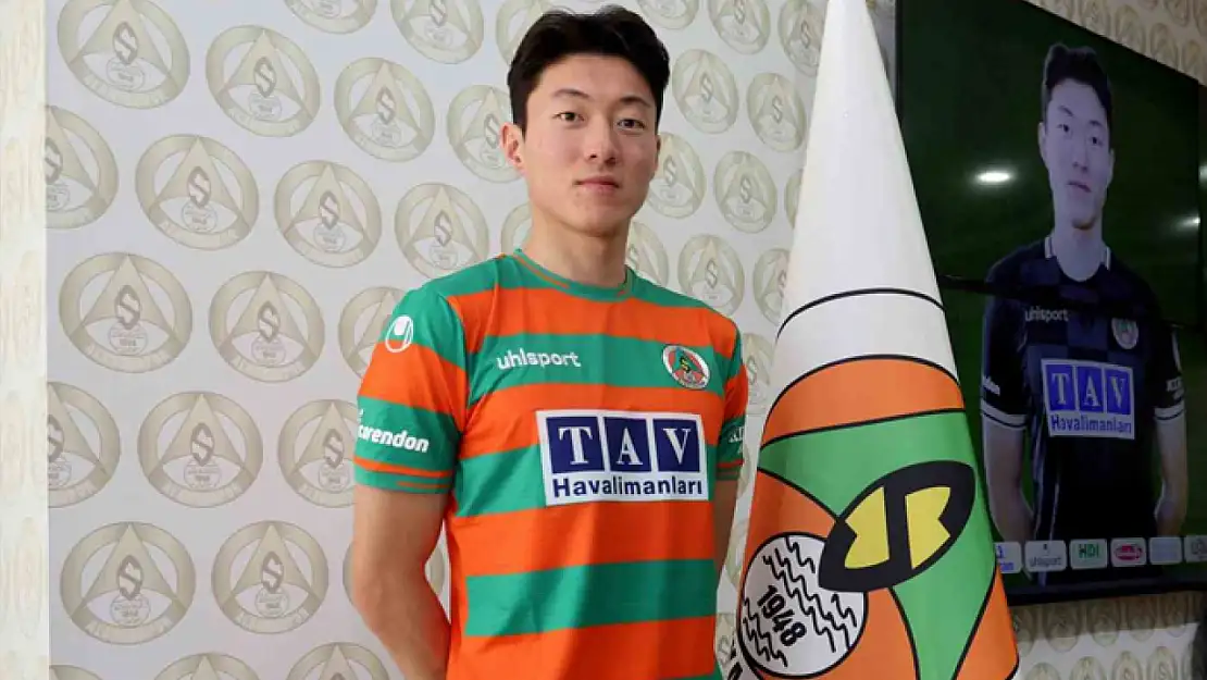 Alanyaspor, Ui-Jo Hwang'ı renklerine bağladı