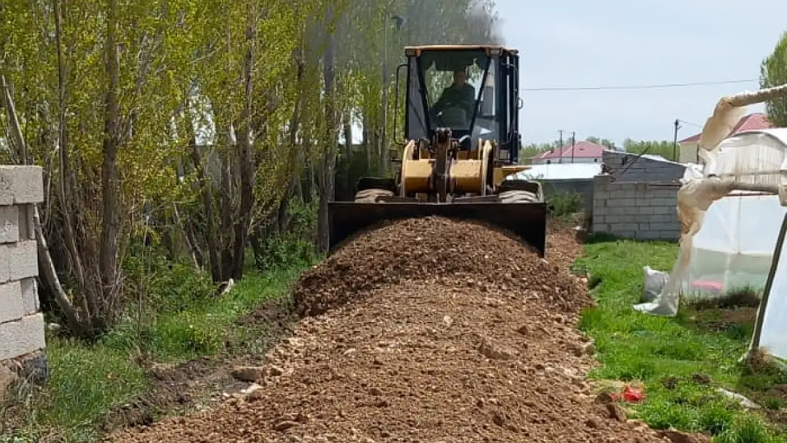 Alkanat Mahallesi'nde yol çalışması