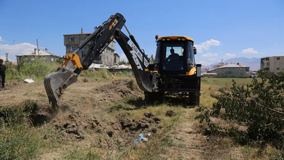 Altıntepe Mahallesi'nde yeni yol açma çalışması