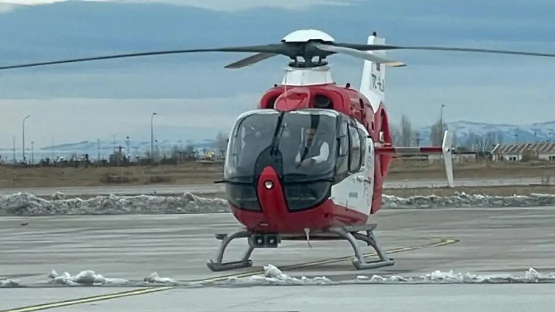 Ambulans helikopter 2 kez Bahçesaray'a uçtu