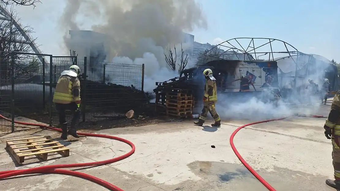 Ankara'da fabrika deposunda yangın