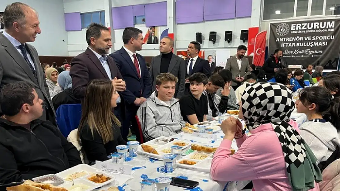 Antrenör ve sporcular iftarda buluştu