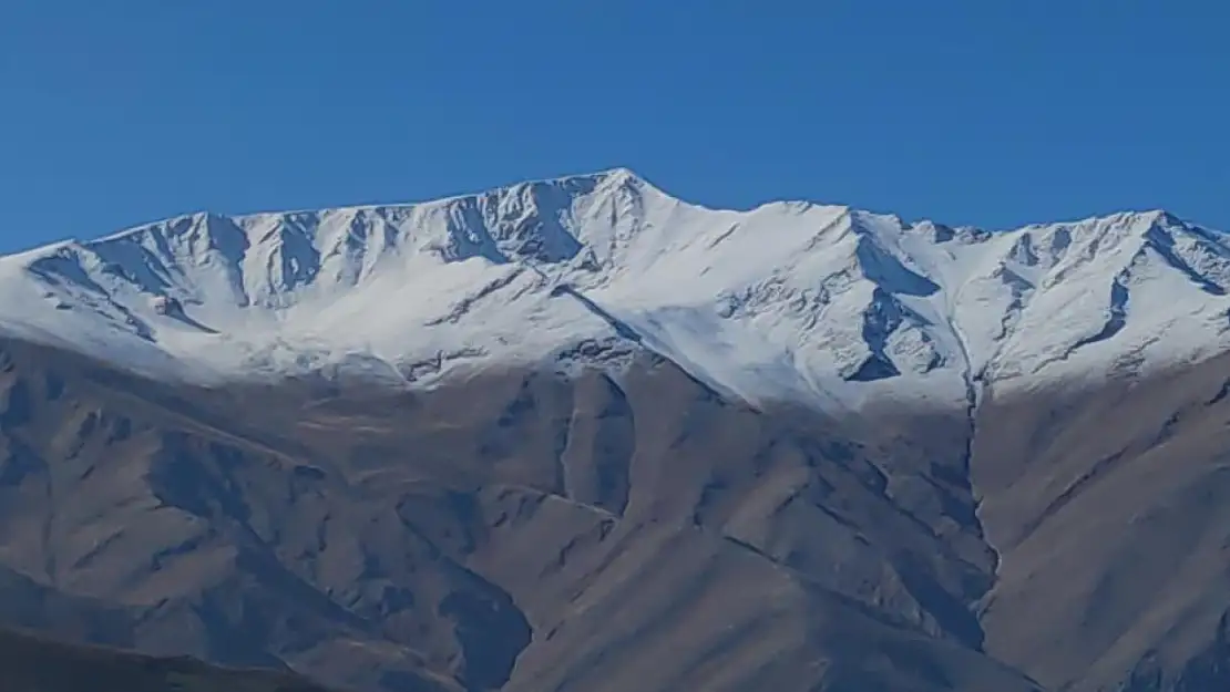 Artos Dağı zirvesi beyaza büründü