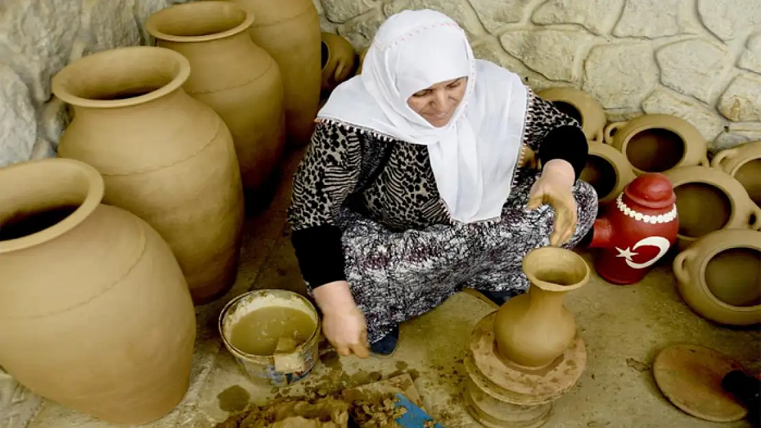 Asırlık çanak çömlek geleneği sürüyor