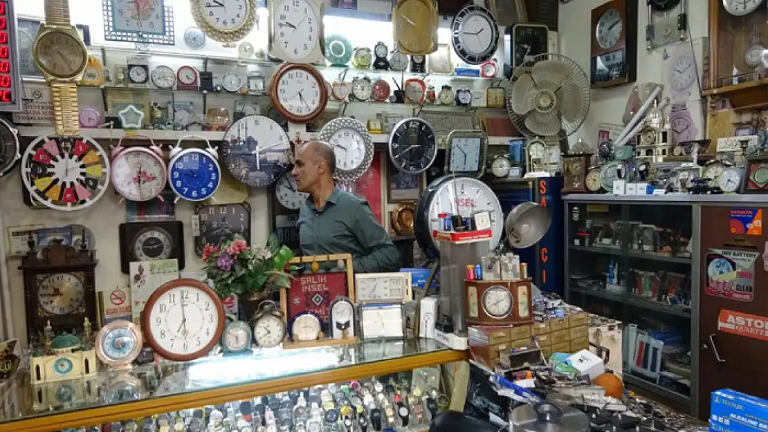 Asırlık saatler Vanlı ustanın elinde yeniden hayat buluyor