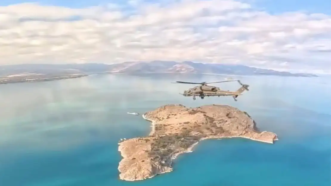 Atak helikopterin kamerasından Van Gölü ile Akdamar Adası