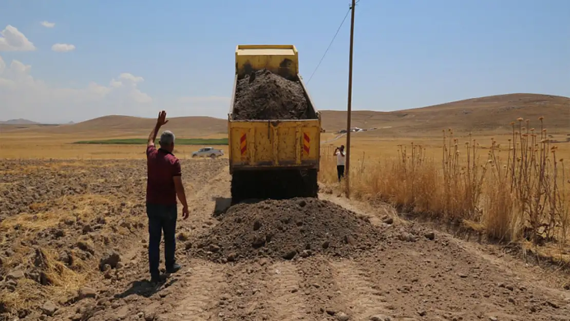 Atmaca Mahallesinde stabilize yol çalışması