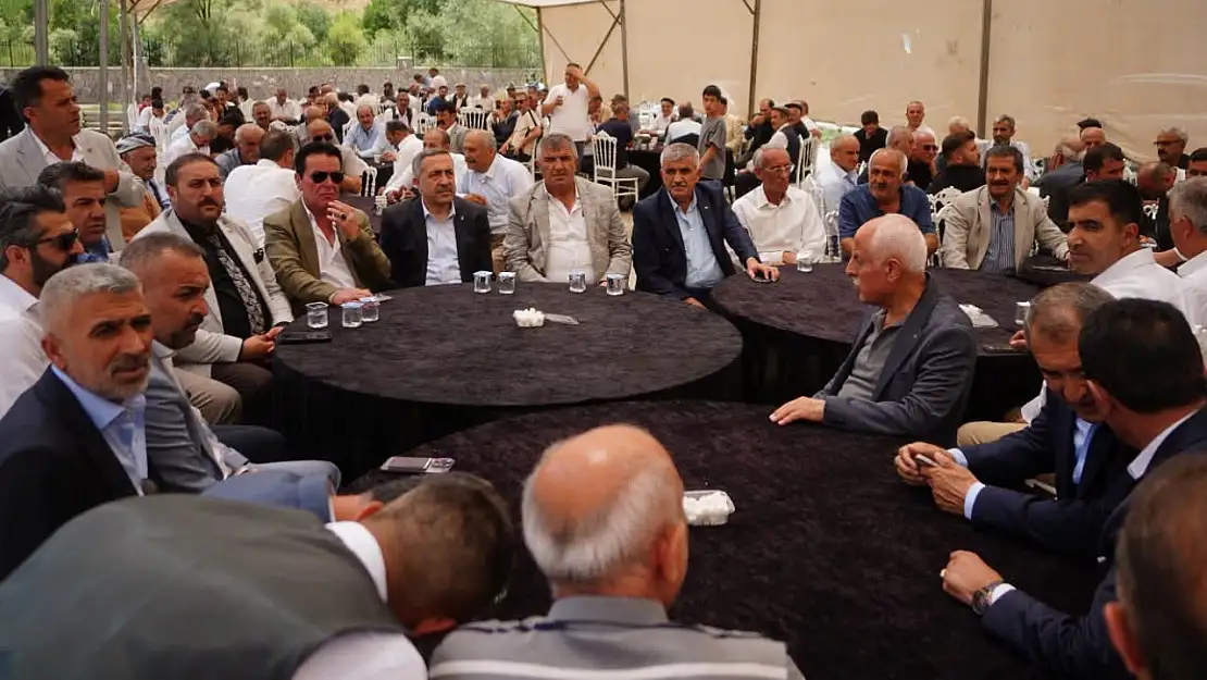 Babur Ailesi'nin mutlu günü
