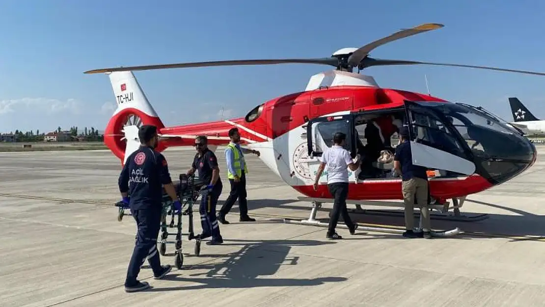 Bahçesaray'da 17 yaşındaki hasta ambulans helikopterle Van'a sevk edildi