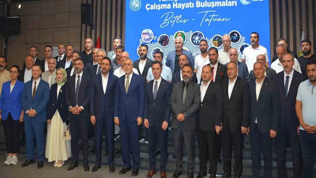 Bakan Işıkhan: Bugün geleceğe umutla yürüyoruz