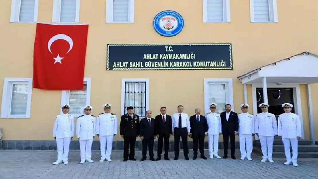 Bakan Yerlikaya'dan, Ahlat Sahil Güvenlik Karakol Komutanlığı'na ziyaret