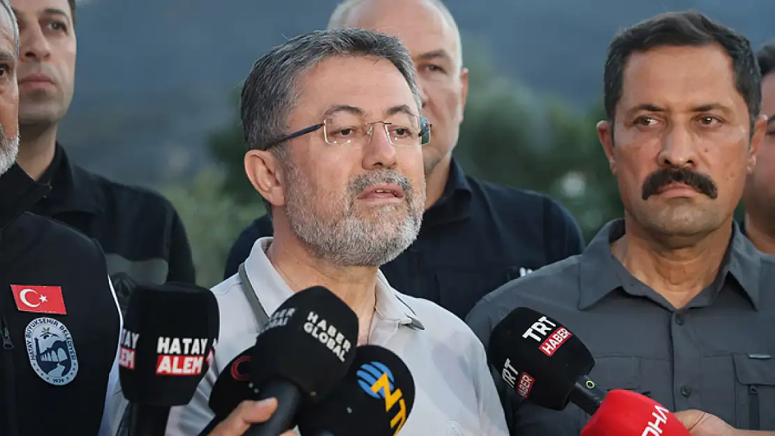 Bakan Yumaklı: Çeşme'deki orman yangını kontrol altına alındı