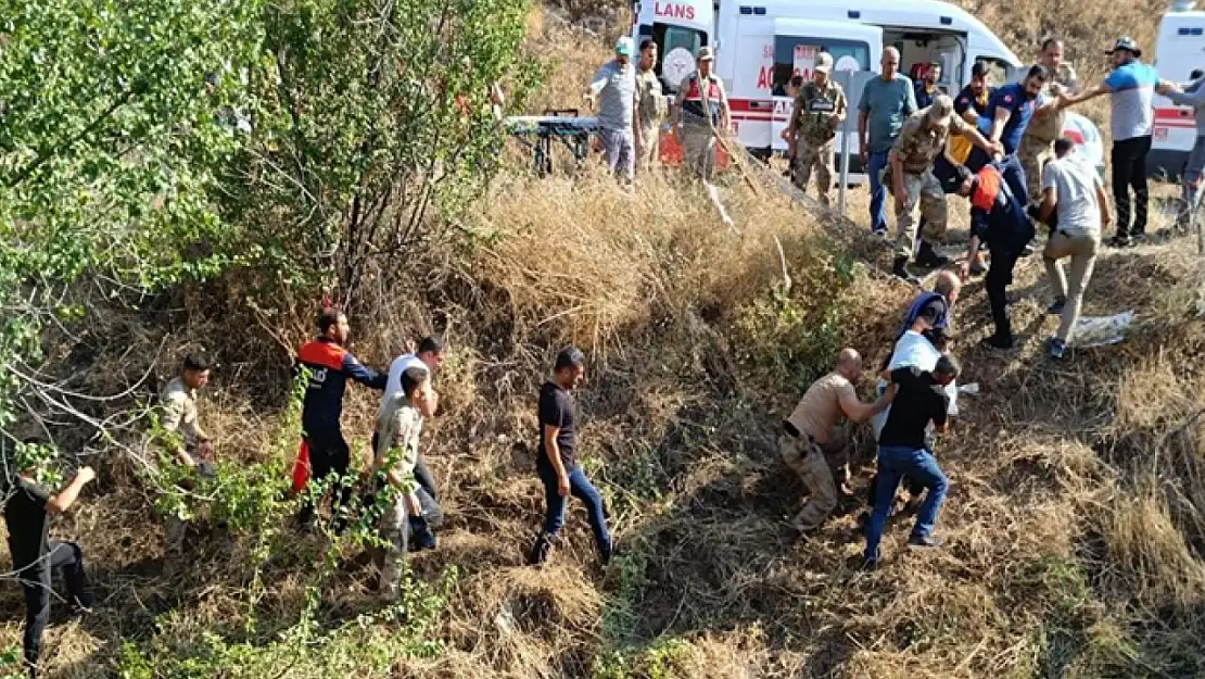 Baraj gölüne uçan araçtan inanılmaz kurtuluş