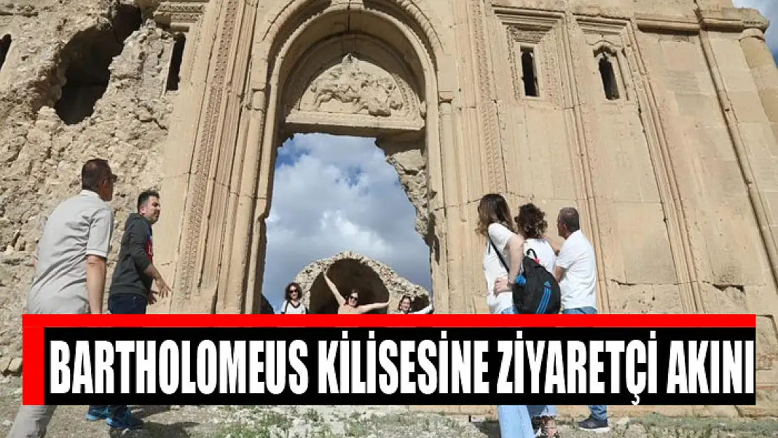 Bartholomeus Kilisesine ziyaretçi akını