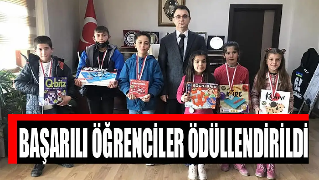 Başarılı öğrenciler ödüllendirildi