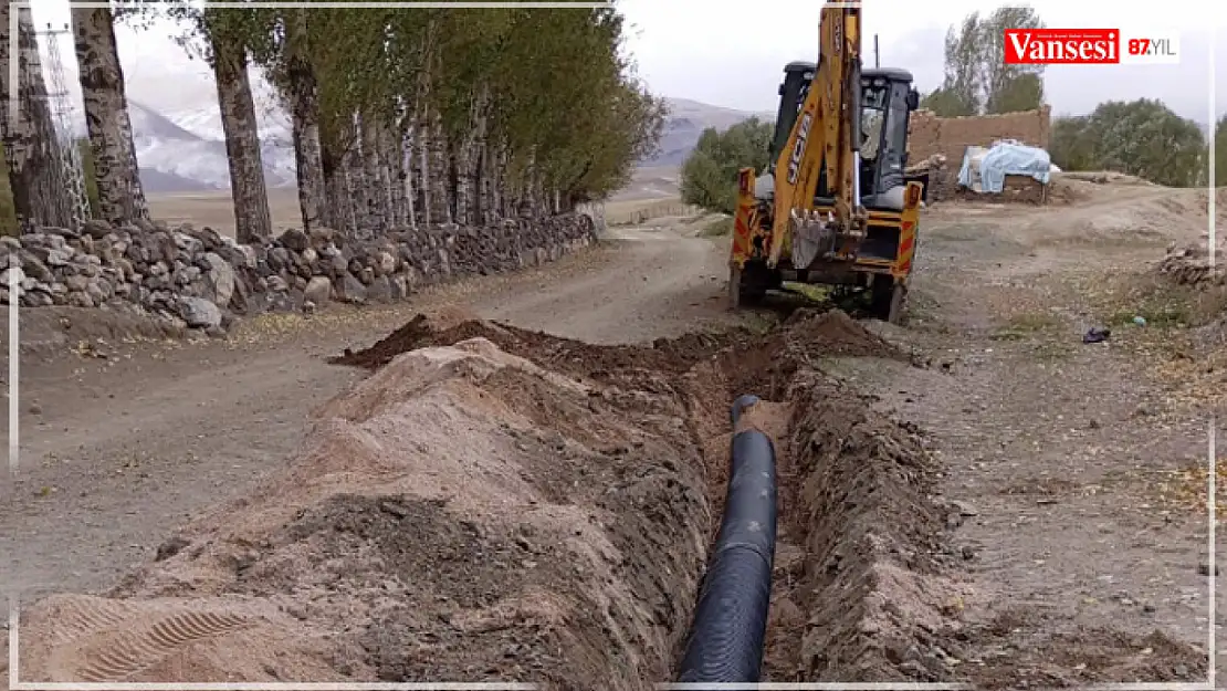 Başkale'de alt yapı onarım çalışmaları