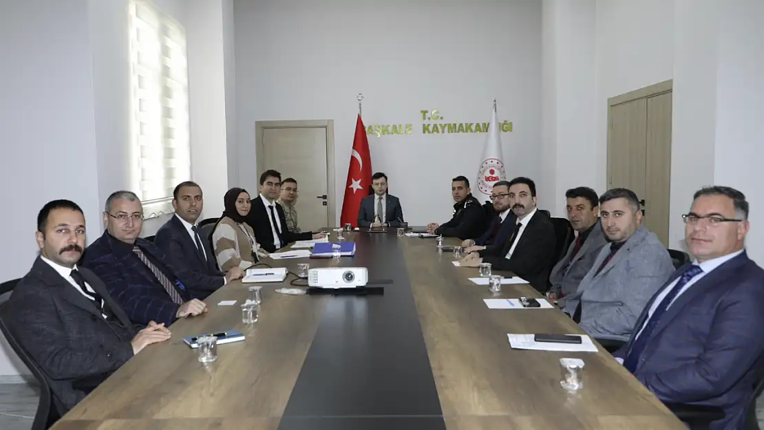 Başkale'de bağımlılıkla mücadele toplantısı gerçekleştirildi