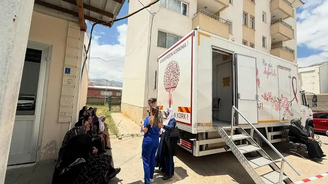 Başkale'de erken tanı için kanser taraması yapılıyor