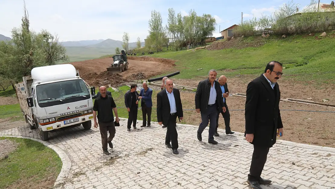 Başkale'de yeni cami için sahada inceleme